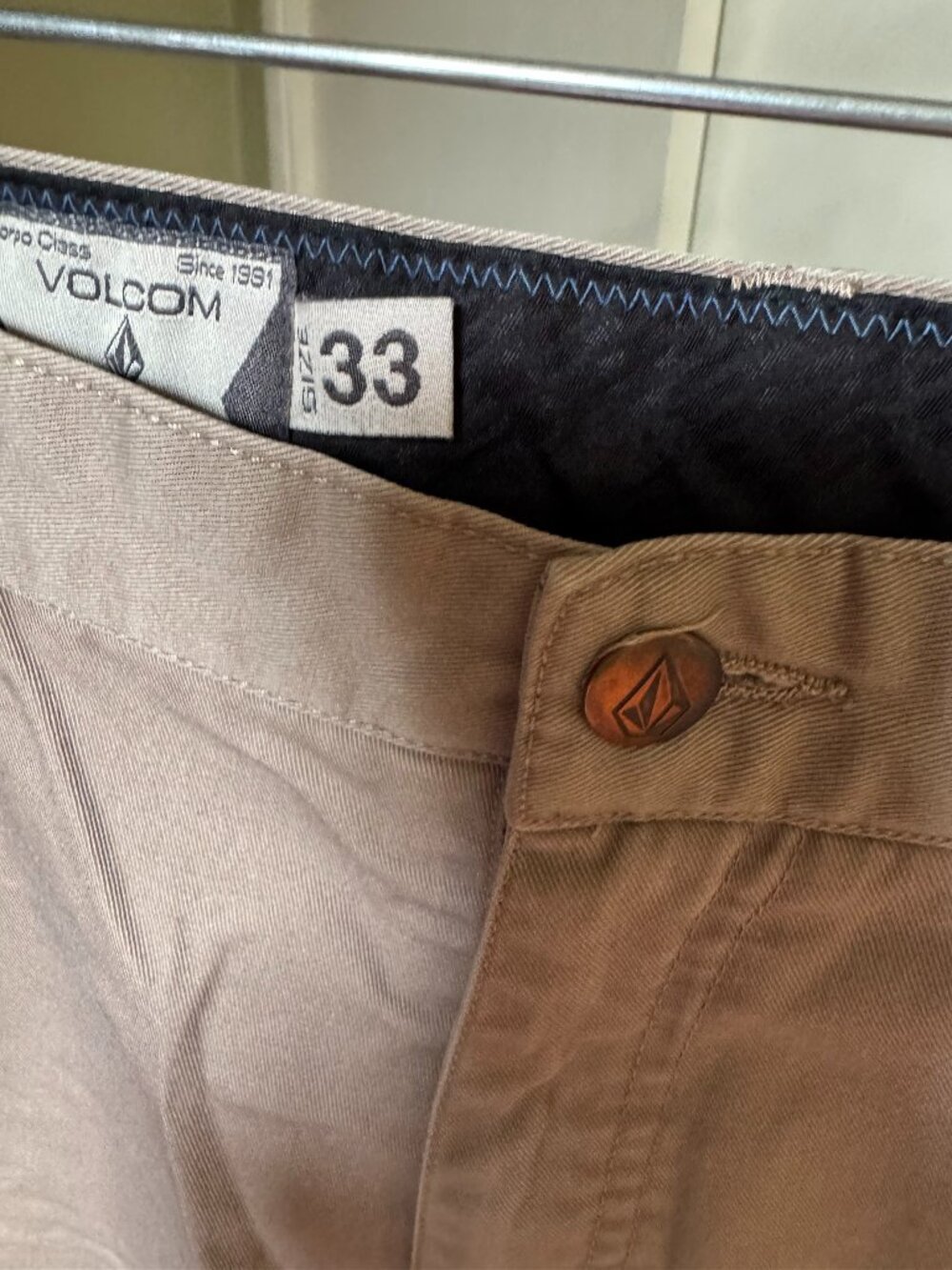 volcom men chino short size 33 khaki